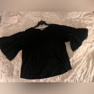 Elevate your summer wardrobe with this stunning Chico's top!